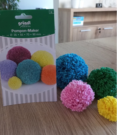 Pompon-Maker