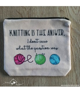 Etui - 'Knitting is the Answer'