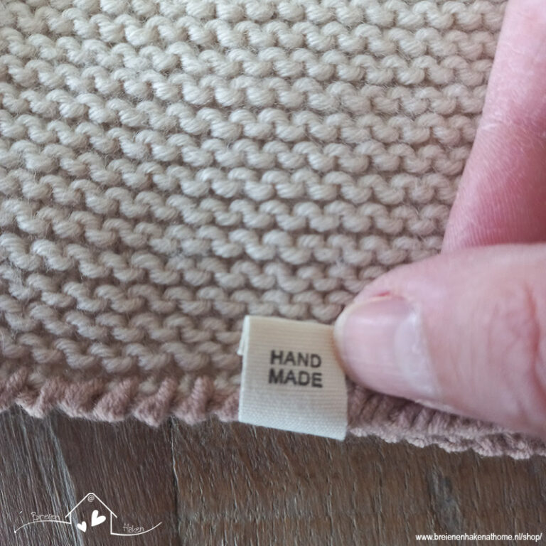 Geef je creaties een unieke finishing touch met onze stoffen ‘Handmade’ labeltjes!